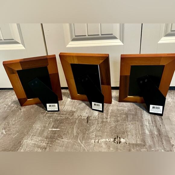 Set of 3 wood frames, 4” x 6”, made in Thailand - Picture 6 of 7